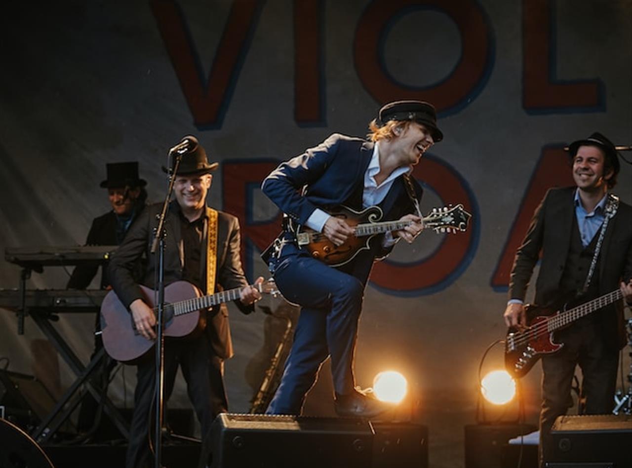 Sådan planlægger du den perfekte fest med et kopiband!