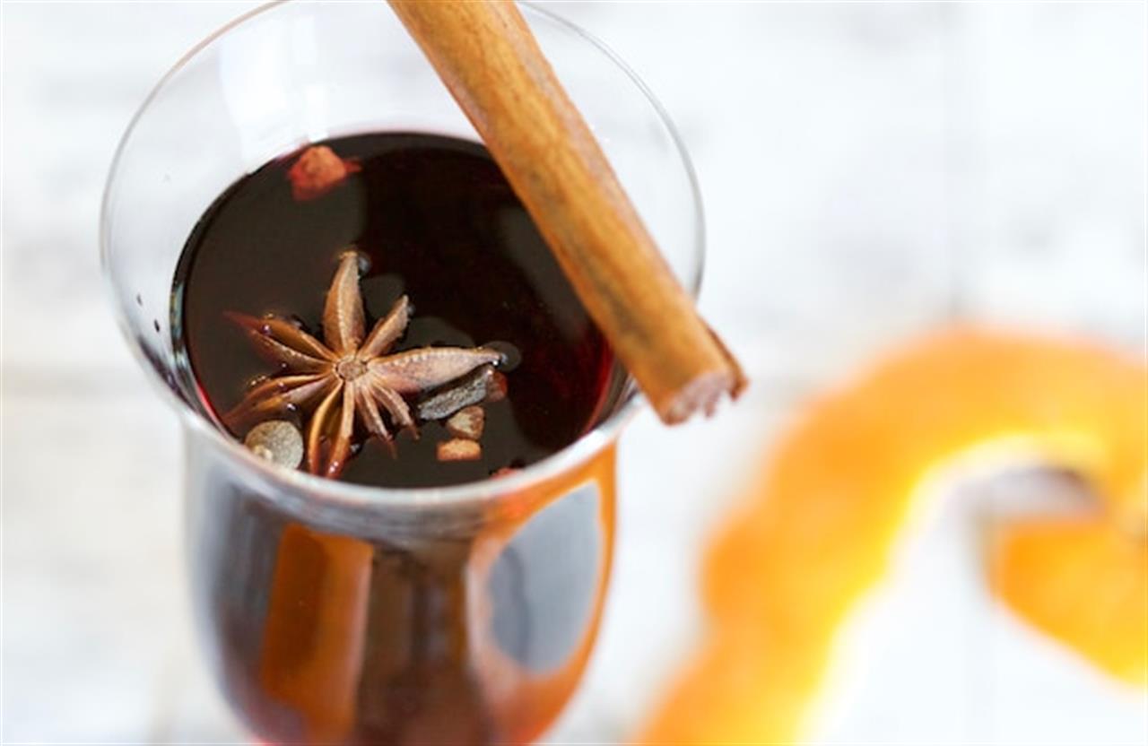 Sådan laver du gløgg med vaniljestænger