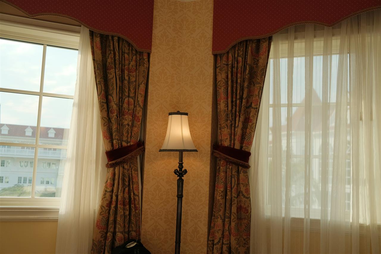 Gardiner - din ultimative guide til de perfekte gardiner til dit hjem